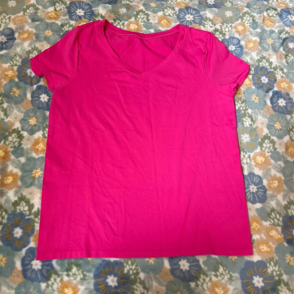 OQQ Pink athletic v-neck t-shirt women's small like new